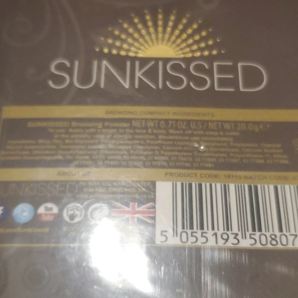 Hoat Pick Oct Sun-kissed makeup compact plus free makeup brush